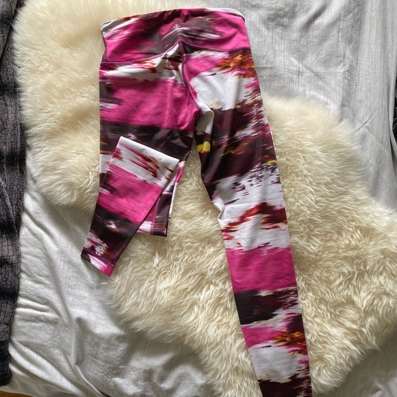 Lululemon leggings Size 4 - Picture 2 of 3